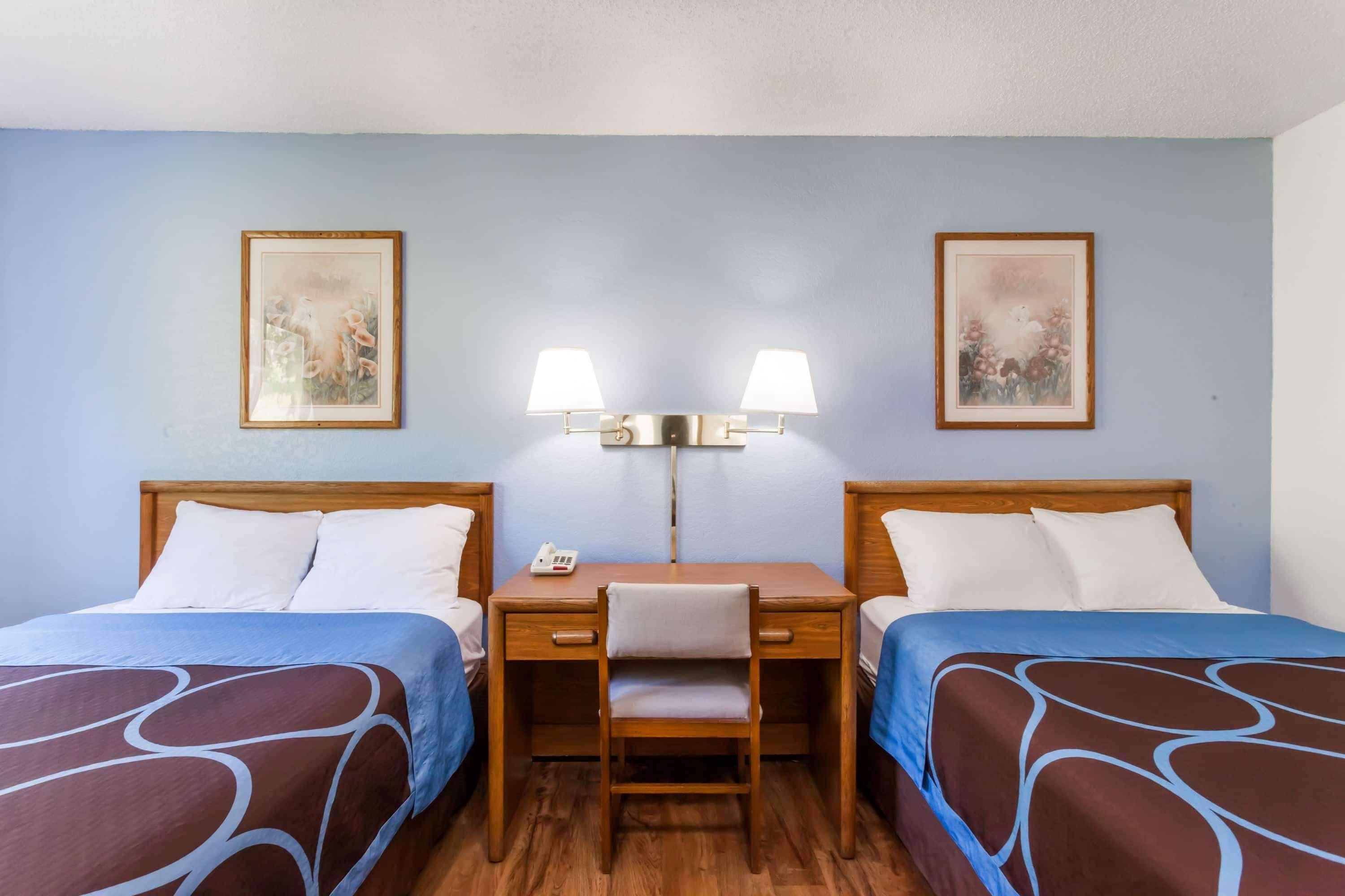 Hotel Super 8 By Wyndham Norwich Esterno foto