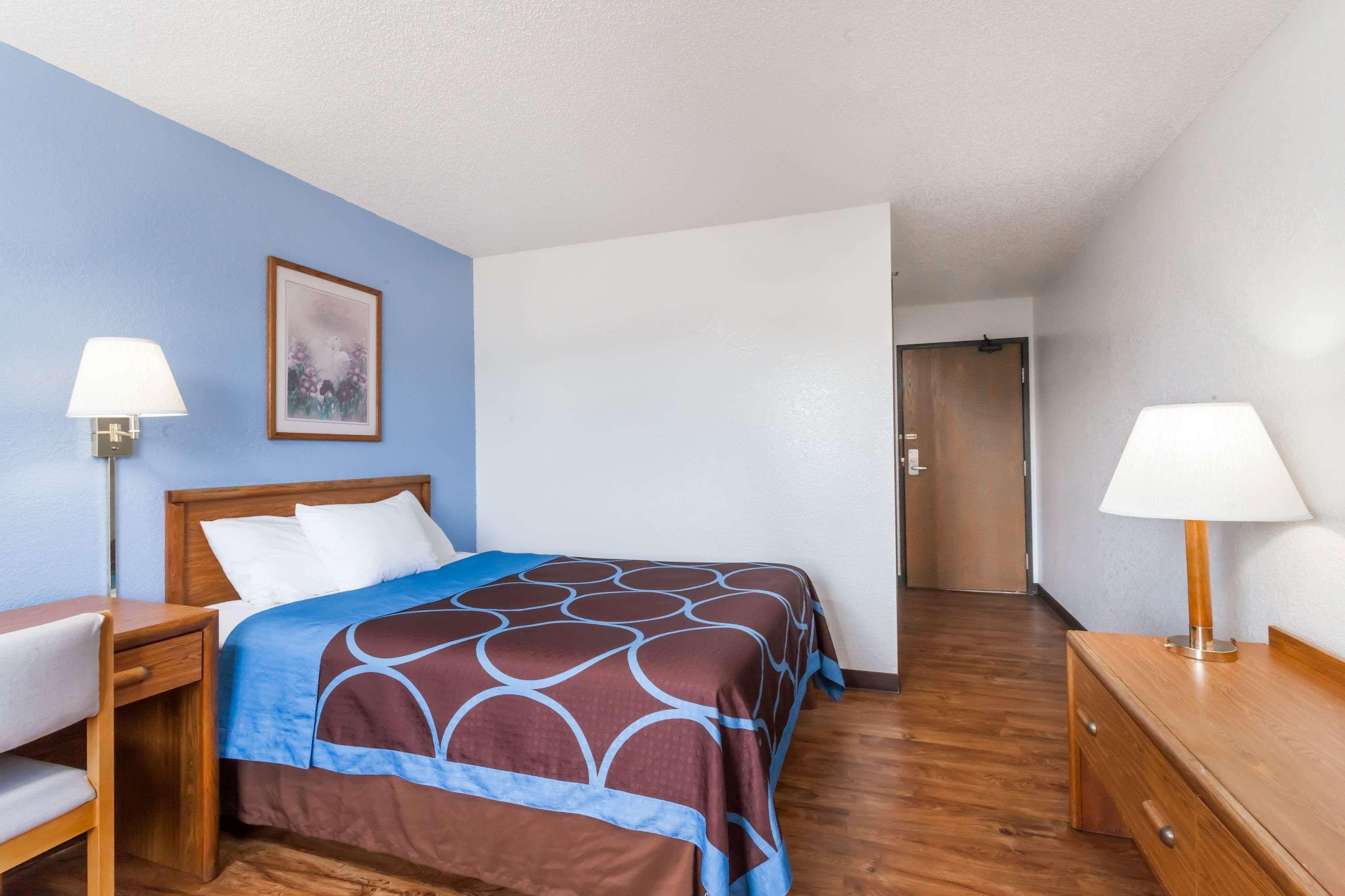 Hotel Super 8 By Wyndham Norwich Esterno foto
