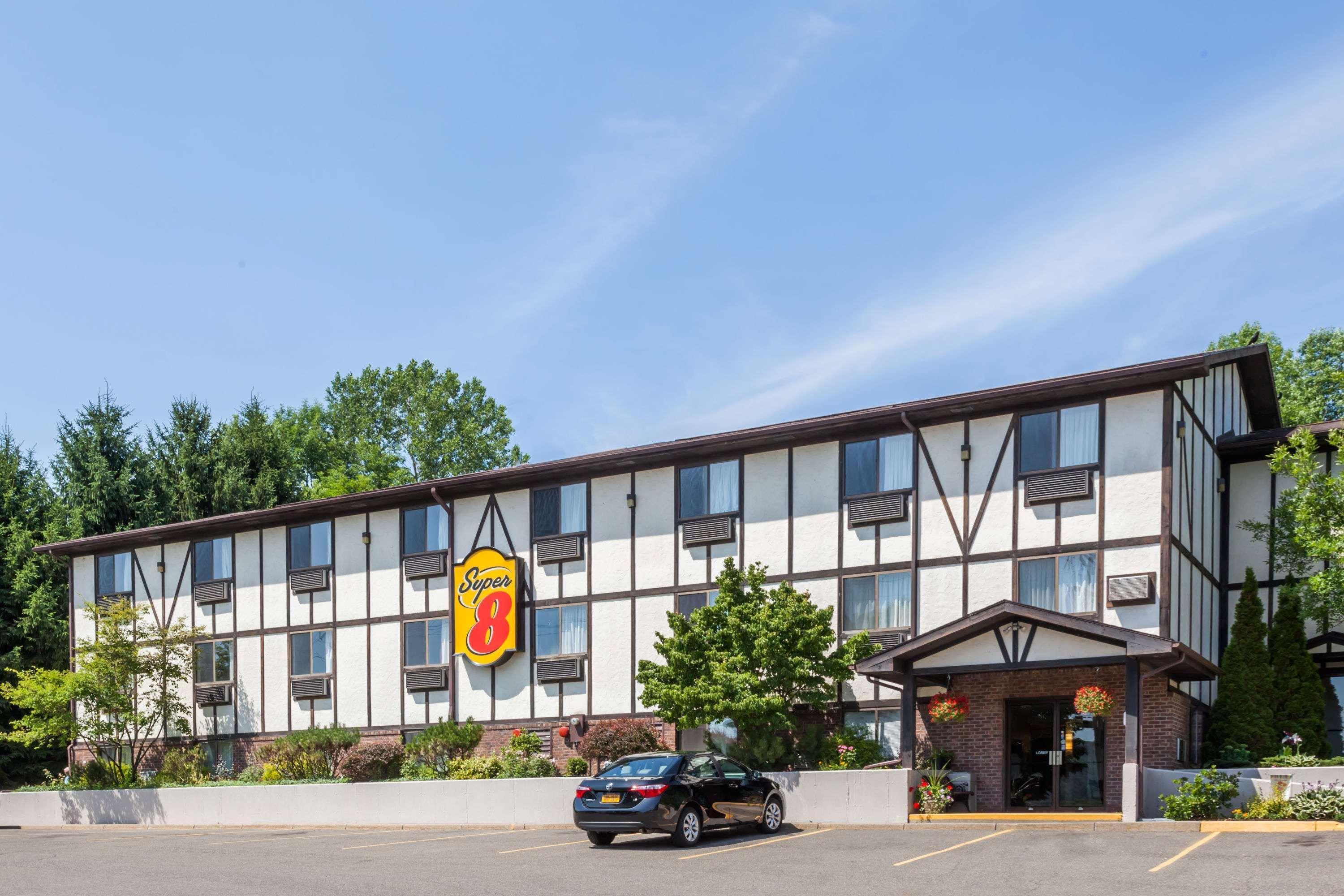 Hotel Super 8 By Wyndham Norwich Esterno foto