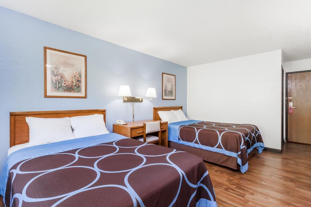 Hotel Super 8 By Wyndham Norwich Esterno foto